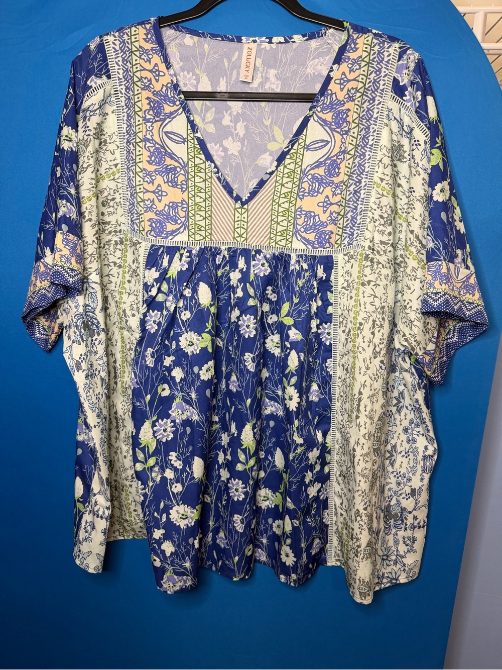 Zolucky | Blue Floral V-Neck Mixed Print Tunic Style Top | Size 2X